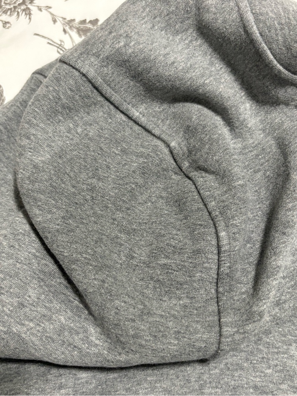 Lululemon All Yours Hoodie *Fleece
Heathered Core Medium Grey Sz 6 - Picture 4 of 6